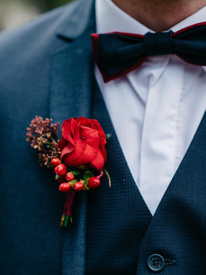 corsage bruiloft rood | roos corsage